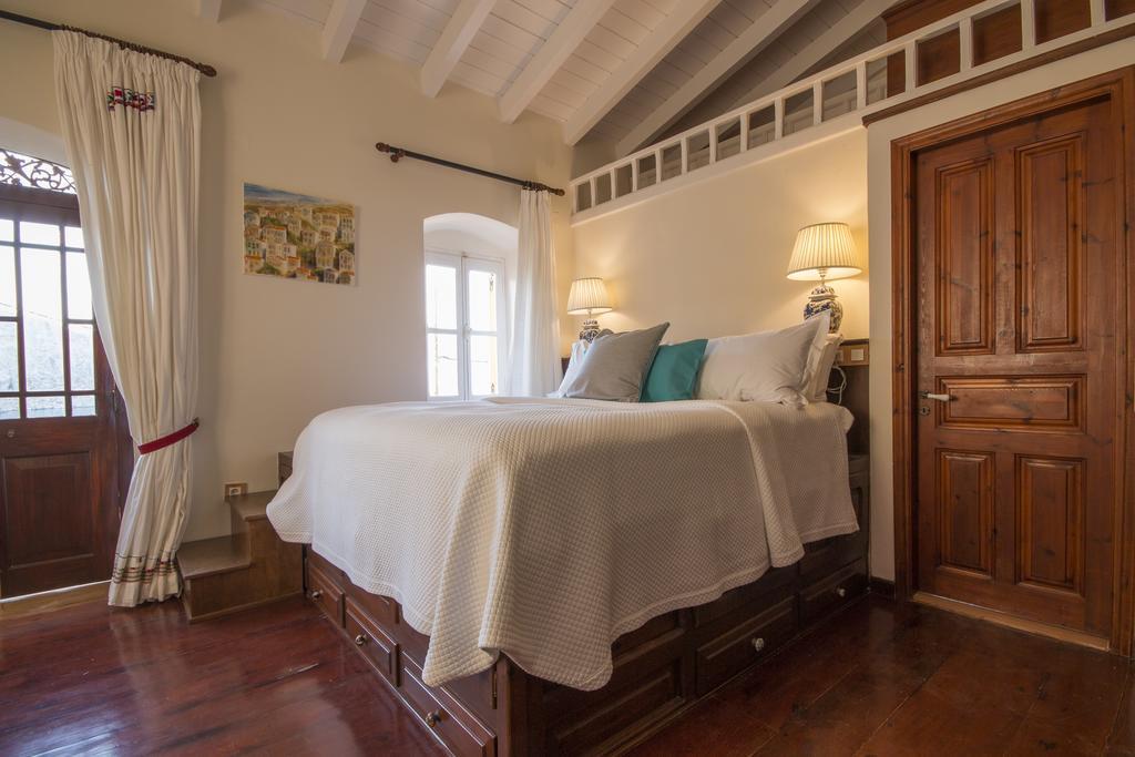 Emporio Hotel Symi Bagian luar foto